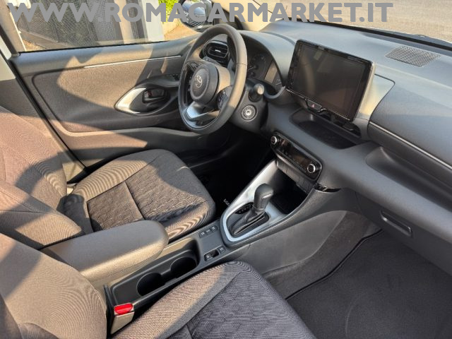 TOYOTA Yaris usata, con Bracciolo