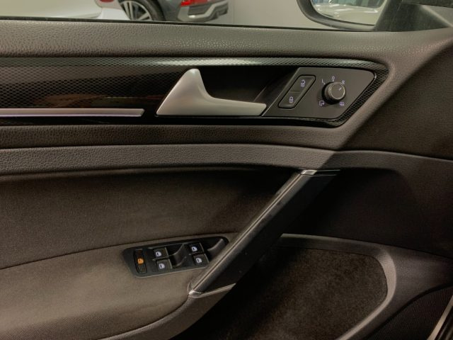 VOLKSWAGEN Golf usata, con Isofix