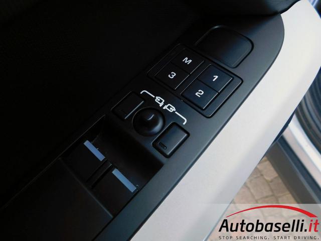 LAND ROVER Defender usata, con Telecamera per parcheggio assistito