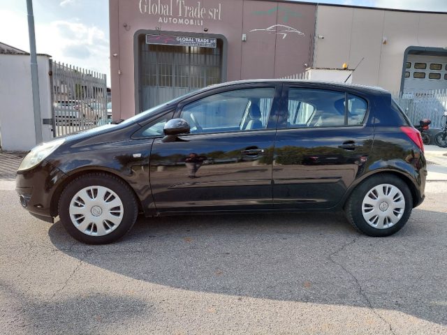 OPEL Corsa usata, con Autoradio