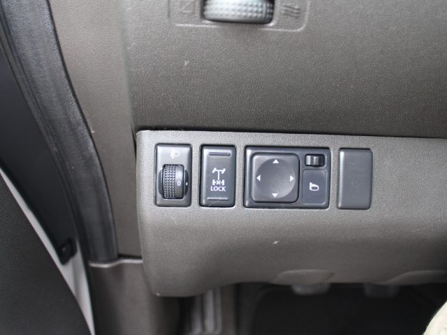NISSAN Navara usata, con Pneumatici da neve