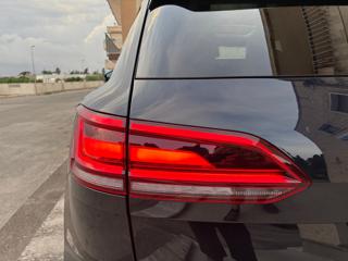 VOLKSWAGEN Touareg usata, con Luci diurne