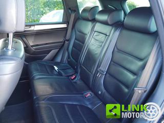 VOLKSWAGEN Touareg usata, con Autoradio