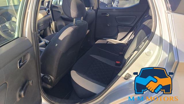 NISSAN Micra usata, con Bluetooth