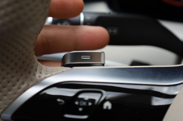 MERCEDES-BENZ E 220 usata, con Sensori di parcheggio anteriori