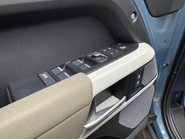 LAND ROVER Defender usata, con Controllo trazione
