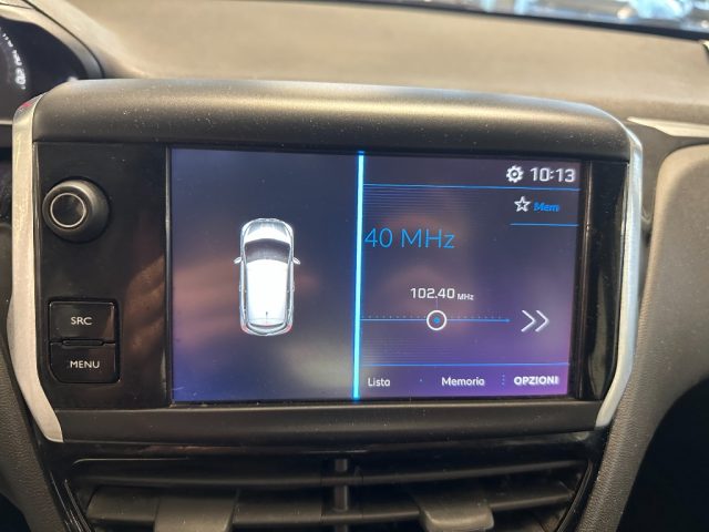 PEUGEOT 208 usata, con Volante in pelle