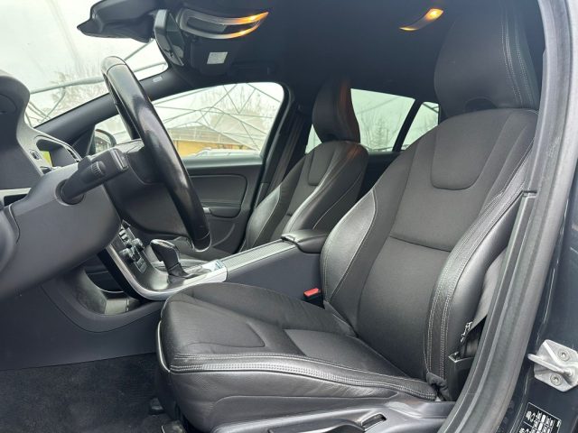VOLVO V60 Cross Country usata, con Alzacristalli elettrici