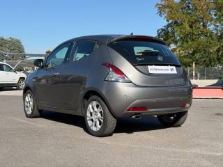 LANCIA Ypsilon usata, con Autoradio