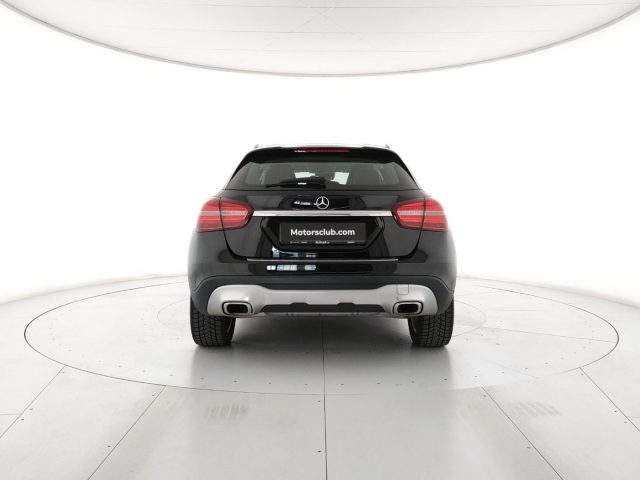 MERCEDES-BENZ GLA 180 usata, con Alzacristalli elettrici
