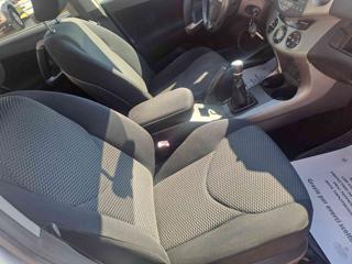 TOYOTA RAV 4 MY23 usata, con Airbag testa