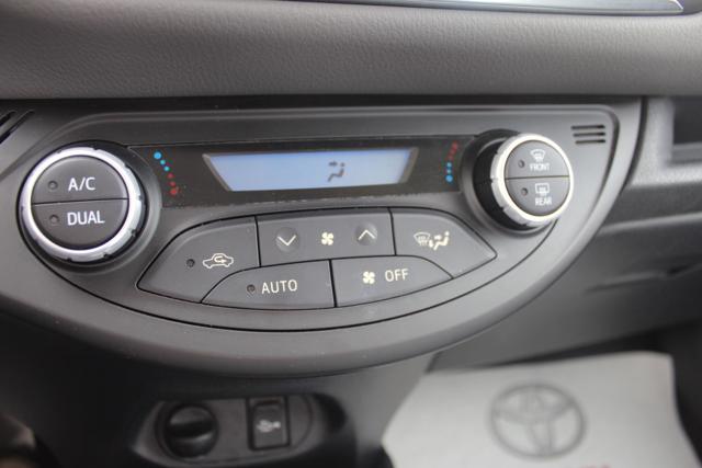 TOYOTA Yaris usata, con Airbag testa