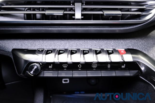 PEUGEOT 3008 usata, con Volante multifunzione