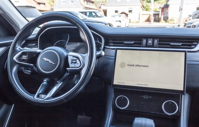 JAGUAR F-Pace usata, con ESP