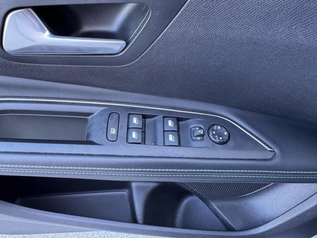 PEUGEOT 5008 usata, con Servosterzo