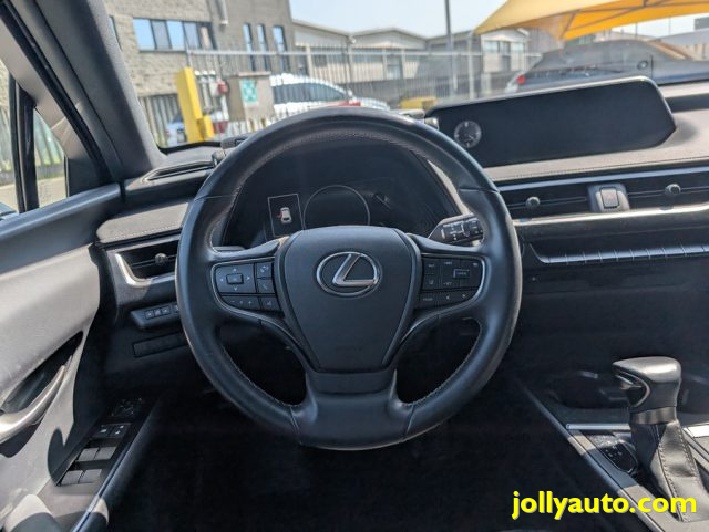 LEXUS UX 250h usata, con Specchietti laterali elettrici