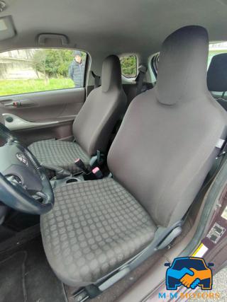 TOYOTA iQ usata, con Lettore CD