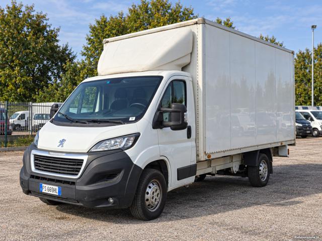 PEUGEOT Boxer usata, con ABS