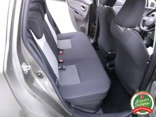 TOYOTA Yaris usata 12