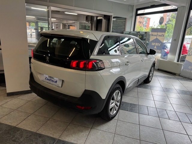 PEUGEOT 5008 usata, con Airbag laterali
