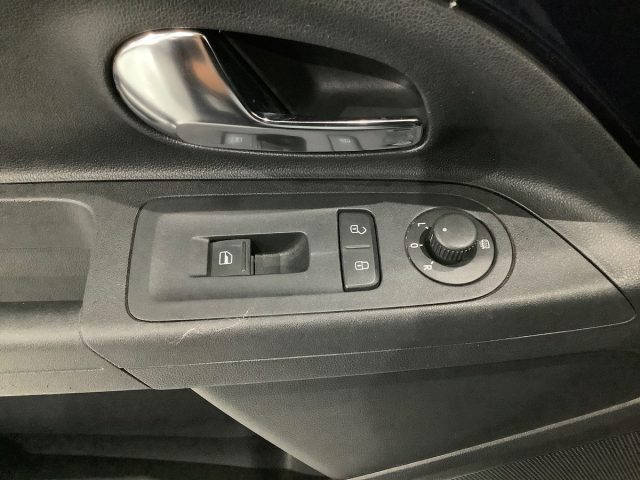 VOLKSWAGEN up! usata 18