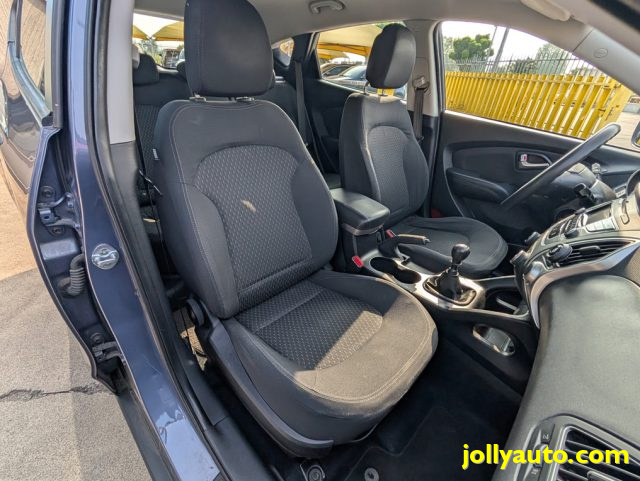 HYUNDAI iX35 usata, con Sensori di parcheggio posteriori