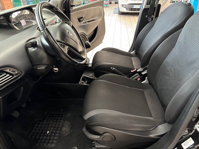 LANCIA Ypsilon usata, con Sensori di parcheggio posteriori