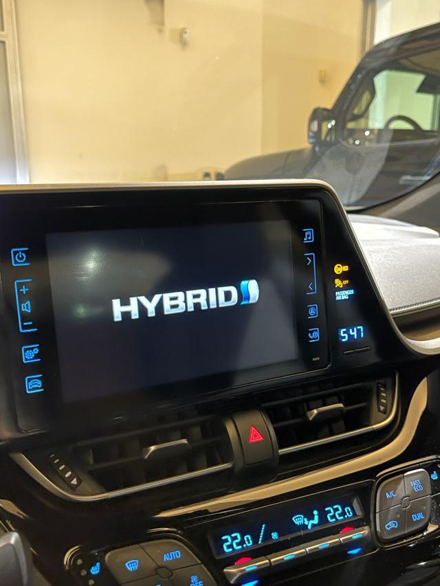 TOYOTA C-HR usata, con Sedili riscaldati