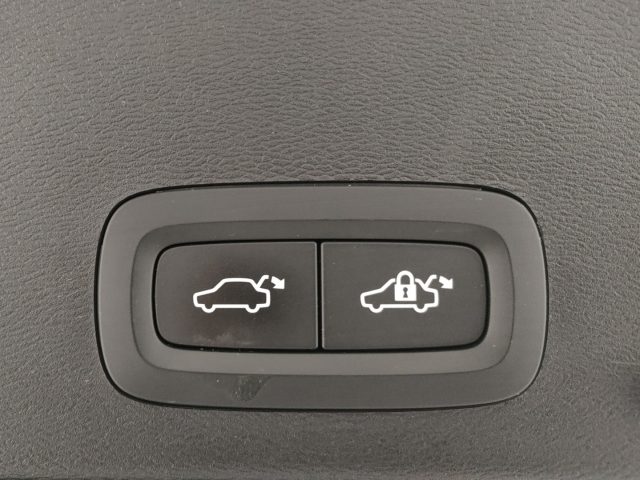 VOLVO XC40 usata, con Luci diurne LED