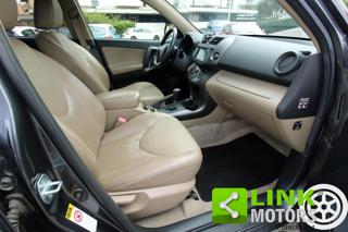 TOYOTA RAV 4 MY23 usata, con Specchietti laterali elettrici