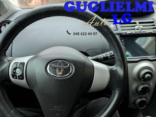 TOYOTA Yaris usata, con Specchietti laterali elettrici