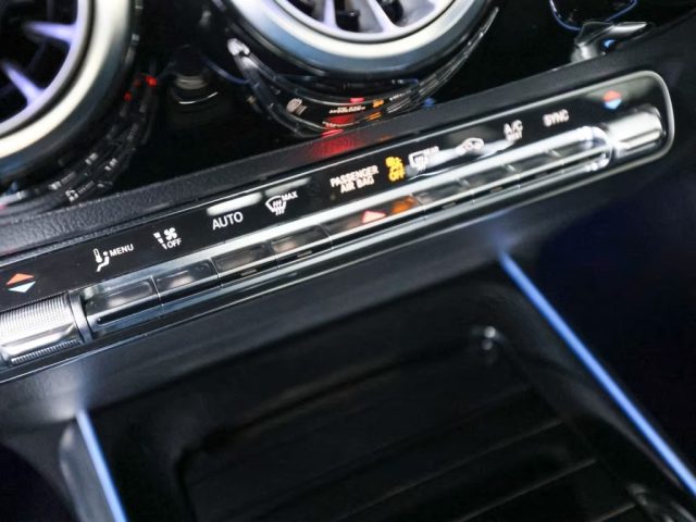 MERCEDES-BENZ GLA 220 usata, con Cruise Control