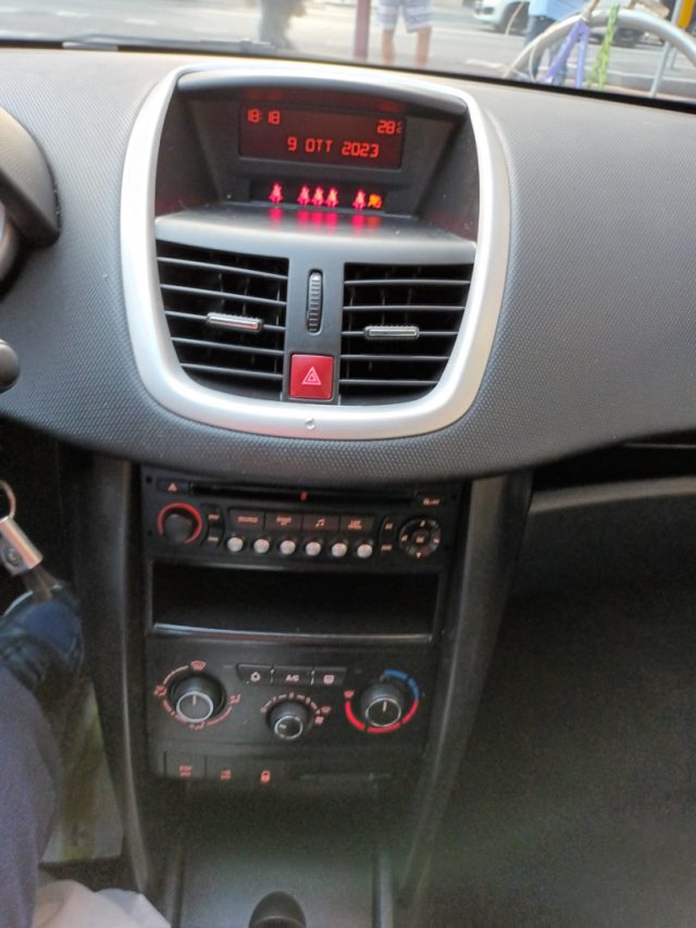 PEUGEOT 207 usata, con Airbag