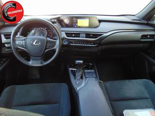 LEXUS UX 250h usata, con Alzacristalli elettrici