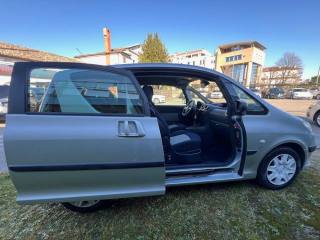 PEUGEOT 1007 usata 13