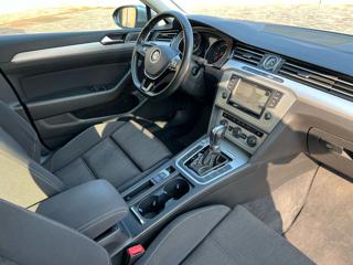 VOLKSWAGEN Passat Variant usata, con Cruise Control