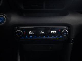 TOYOTA Yaris usata 17