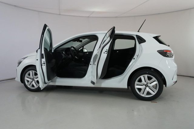 RENAULT Clio usata, con Autoradio digitale