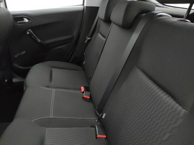 PEUGEOT 208 usata, con Sedile posteriore sdoppiato