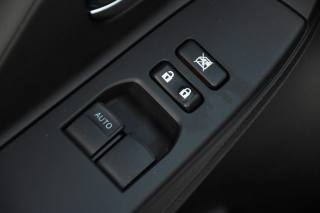 TOYOTA Yaris usata, con Specchietti laterali elettrici