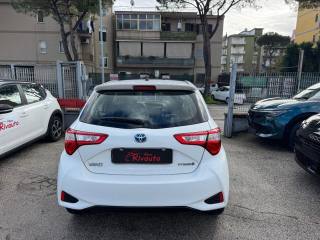 TOYOTA Yaris usata, con Autoradio