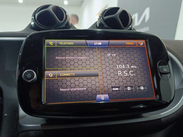 SMART ForFour usata, con Autoradio digitale