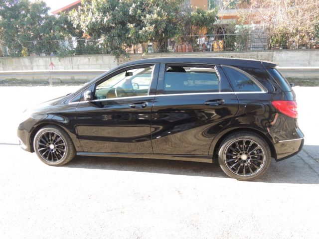 MERCEDES-BENZ B 180 usata, con Controllo automatico clima