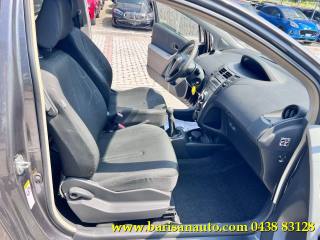 TOYOTA Yaris usata, con Autoradio