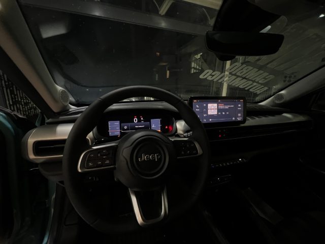 JEEP Avenger usata, con Volante in pelle