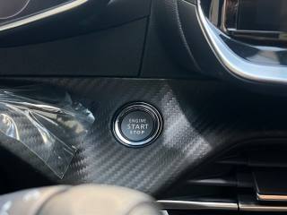 PEUGEOT 2008 usata, con Autoradio digitale