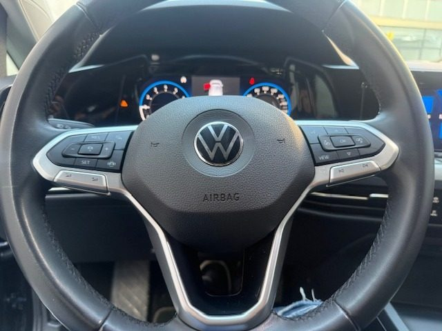VOLKSWAGEN Golf usata, con Touch screen