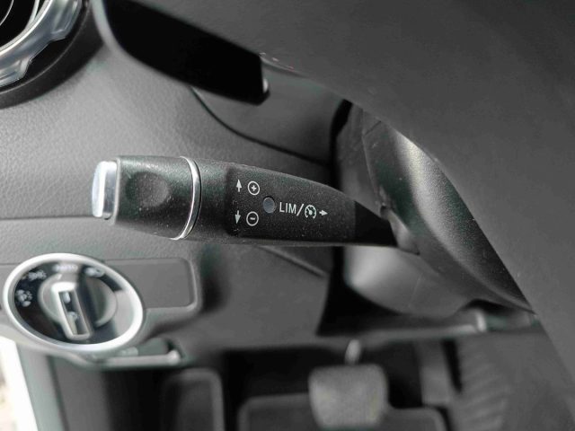 MERCEDES-BENZ GLA 200 usata, con Sospensioni pneumatiche