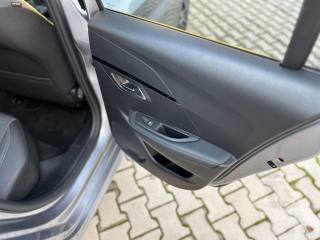 PEUGEOT 208 usata, con USB