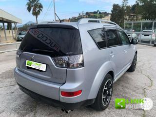 MITSUBISHI Outlander usata, con Bracciolo